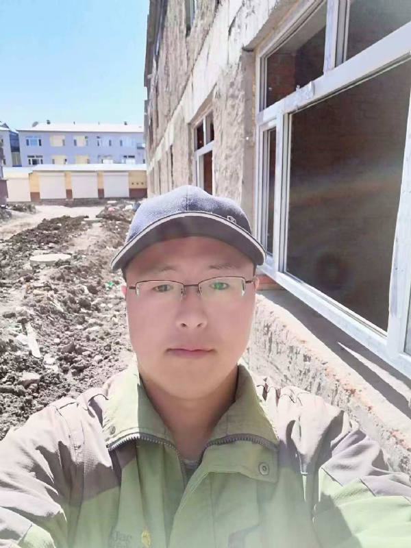 旭日东升的第一张照片--大庆闪婚服务中心